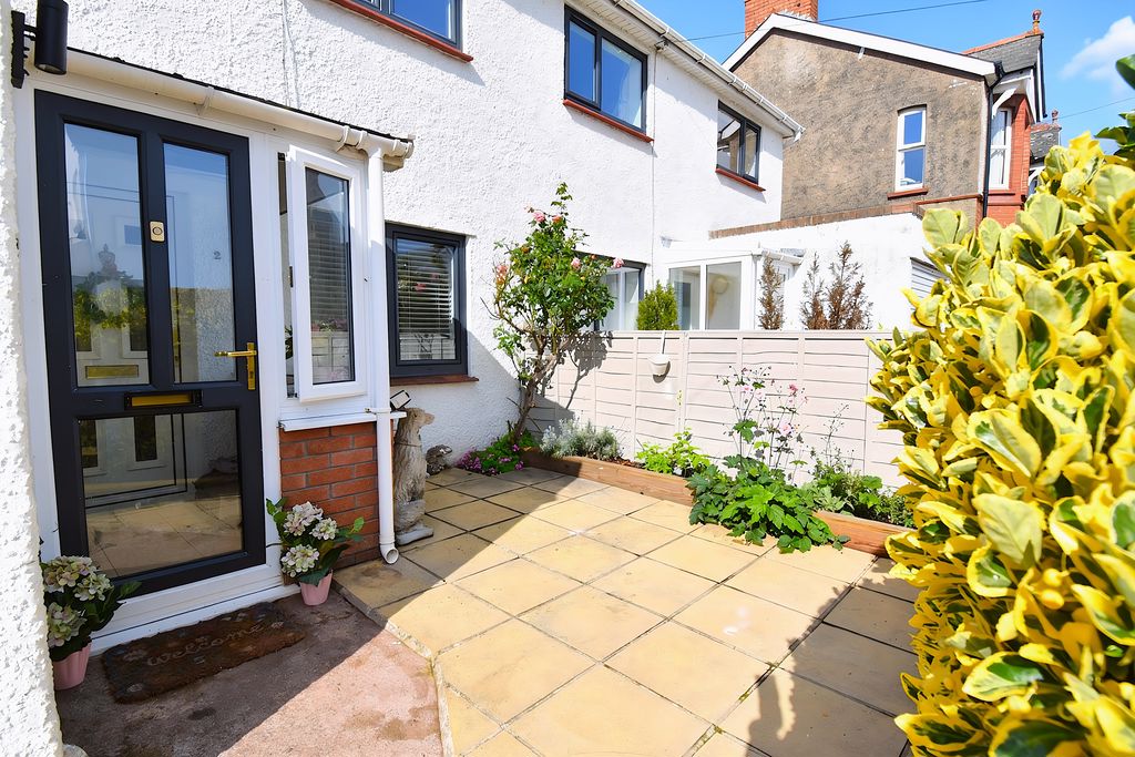 Front Patio- click for photo gallery